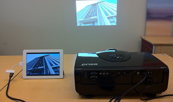 Conexión de tablet a video proyector
